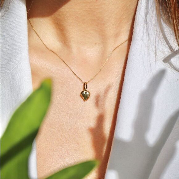 14k Real Gold Tiny Heart Charm | Dainty Gold Pendant by Tehrani Jewelry - Picture 3 of 5